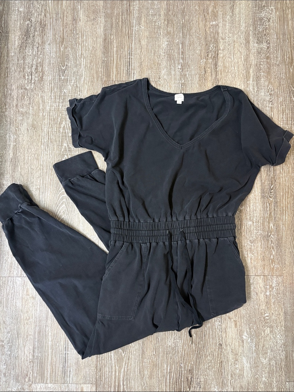 Roan + Ryan Women's Black V-Neck Elastic-Waist Jumpsuit
